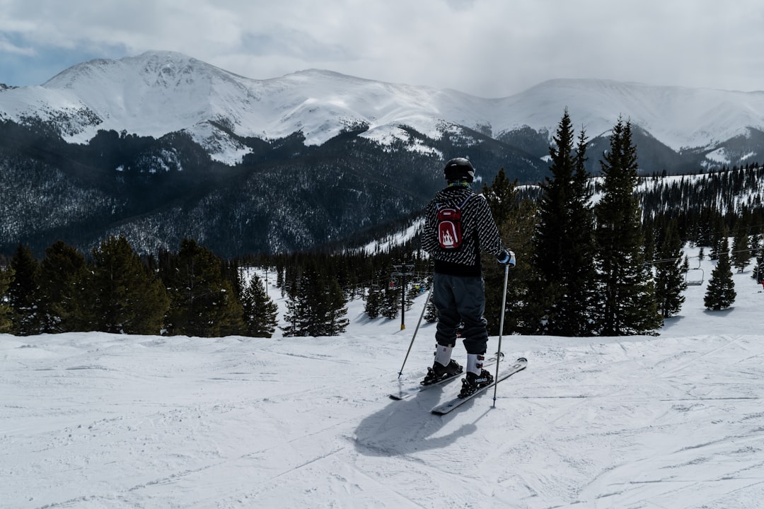 Comment obtenir l’étoile d’or en ski : conseils et préparation pour 2025