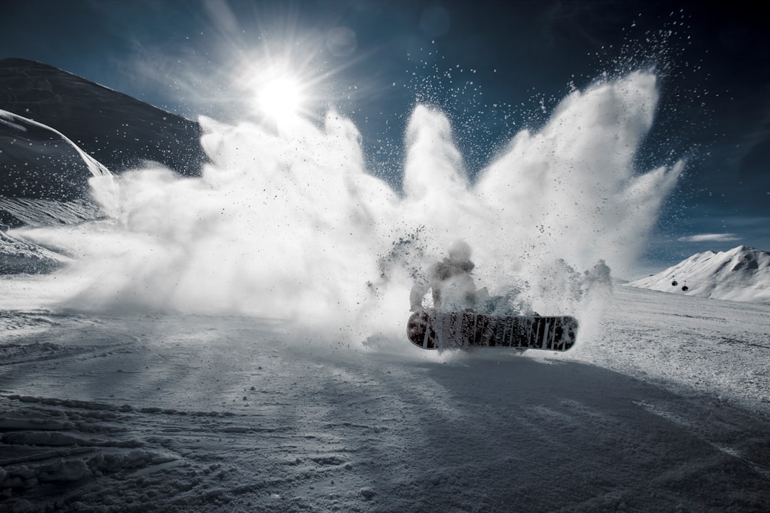 Comment évaluer et améliorer votre niveau snowboard adulte rapidement ?